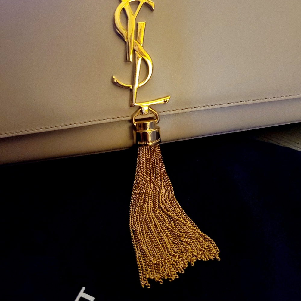 🎉💥🔥HOT!🔥Authentic YSL Nude Kate Tassel Clutch💋 - Picture 5 of 16